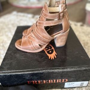 Freebird Claw Sandals